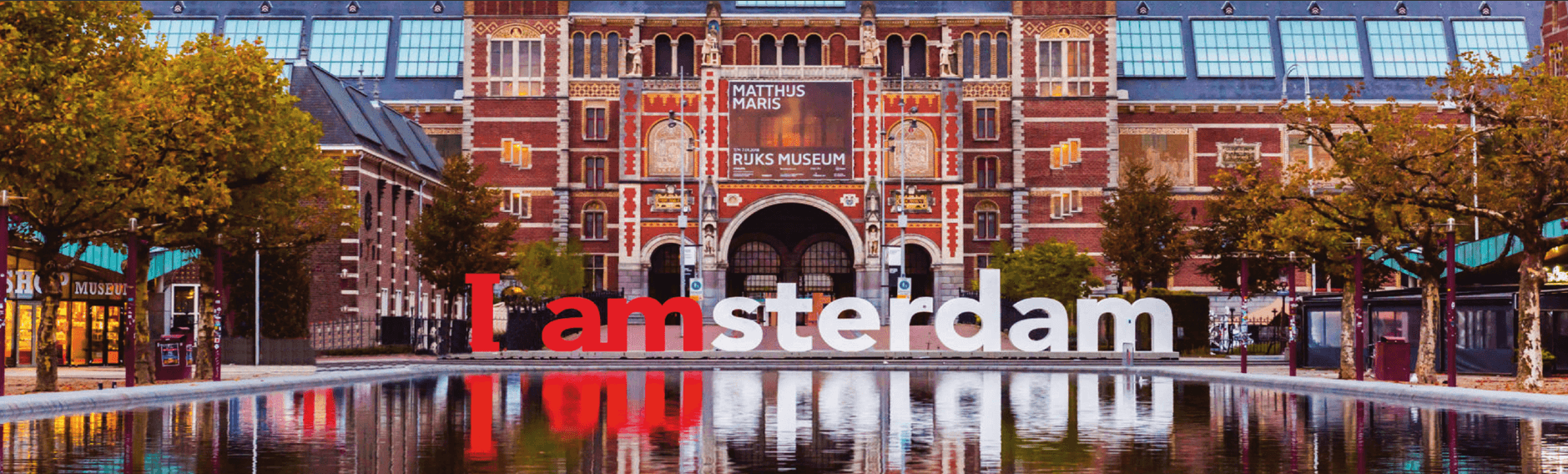 Amsterdam Rijksmuseum with I amsterdam sign